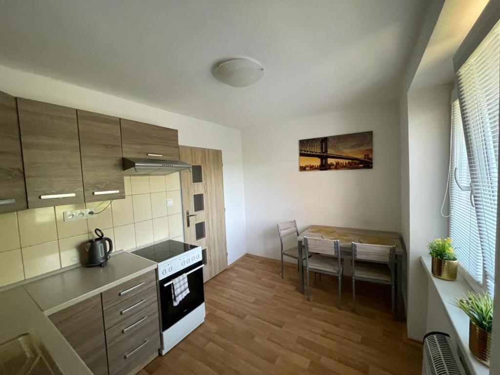 Apartmány - Školní Chomutov Exterior foto